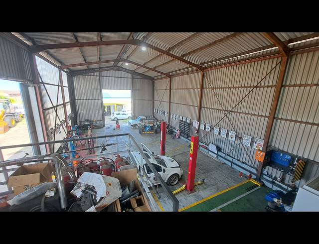344M² WAREHOUSE TO LET IN ALTON